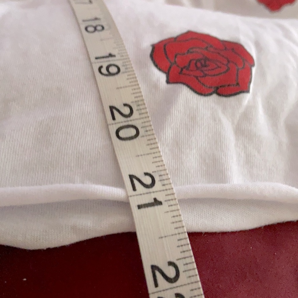 WHITE TOP RED ROSE PRINT CROP T-SHIRT RELAX FIT - Picture 8 of 8
